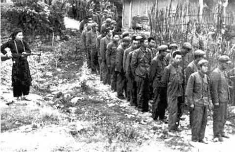 Tù binh Trung Quốc bị quân dân ta bắt năm 1979