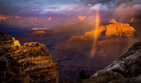 Cầu vồng trước bão ở Grand Canyon, Mỹ. (Nguồn: NatGeo)