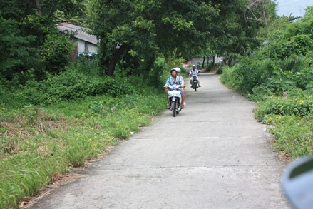 Đường giao thông quanh xã đảo Hòn Nghệ.
