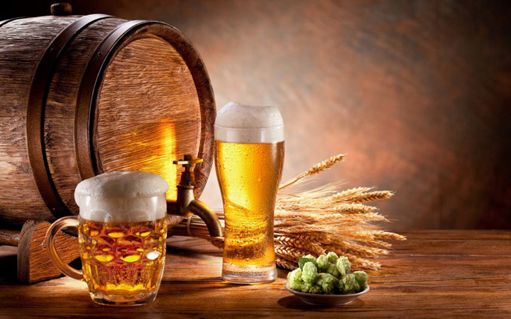 Dưỡng ẩm cho da: Mỗi ngày uống một cốc bia sẽ giúp dưỡng ẩm ngay từ bên trong. Bên cạnh đó, bia còn giúp thải bỏ độc tố ra khỏi da của bạn.