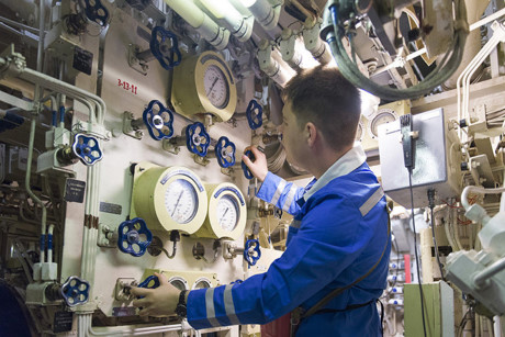 Bên trong trạm điều khiển của một tàu ngầm Nga.