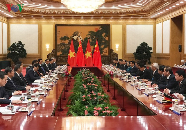Ngay sau Lễ đón chính thức, Chủ tịch nước Trần Đại Quang đã tiến hành hội đàm với Tổng Bí thư, Chủ tịch Trung Quốc Tập Cận Bình.