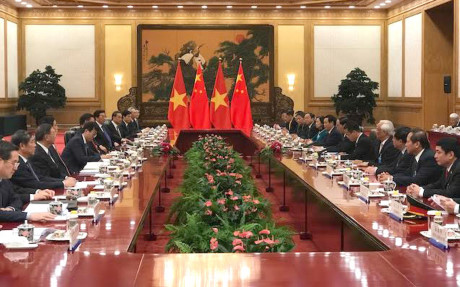 Ngay sau Lễ đón chính thức, Chủ tịch nước Trần Đại Quang đã tiến hành hội đàm với Tổng Bí thư, Chủ tịch Trung Quốc Tập Cận Bình.