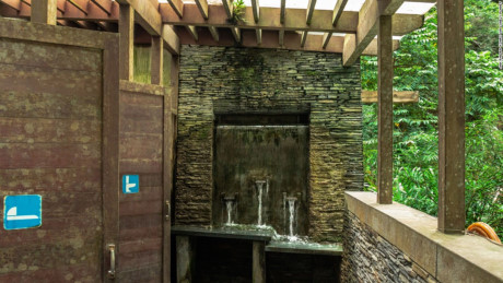 Nhà vệ sinh ở vườn quốc gia Taroko, Đài Loan: Sử dụng nhà vệ sinh, khách hàng sẽ không phải lo đến tình trạng thiếu nước.