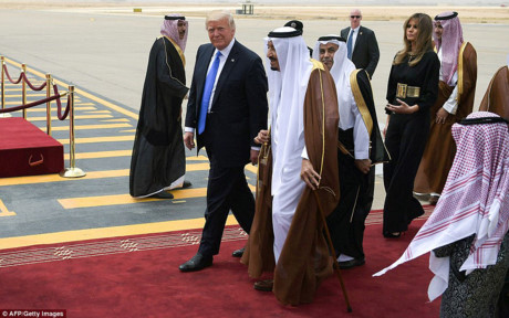 Saudi Arabia trải thảm đỏ đón tiếp Tổng thống Trump, người dự định đưa ra thông điệp 
