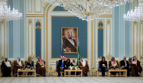 Sau đó, ông Trump và Quốc vương Salman đã có cuộc hội đàm ngay tại đây. Ảnh: AFP.