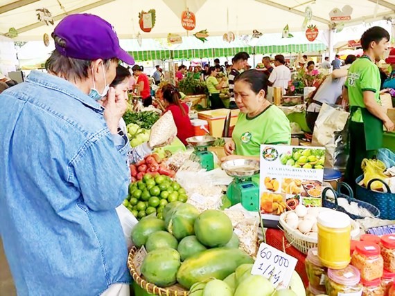 Các mặt hàng trái cây được giới thiệu tại phiên chợ Xanh TPHCM