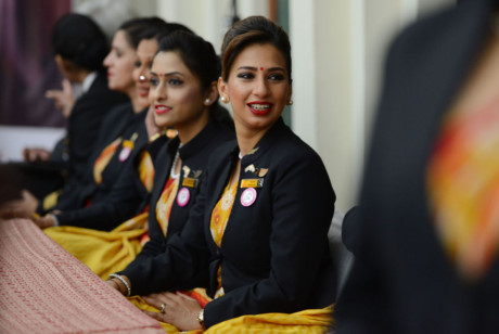 Các thành viên của phi hành đoàn toàn nữ (cả phi công lẫn tiếp viên) của hãng hàng không Air India trước chuyến bay vòng quanh thế giới New Delhi-San Francisco-New Delhi. Ảnh: Sputnik News