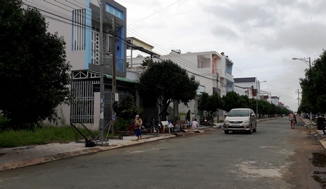 Đường Lê Văn Dị (phường Cái Vồn)- một tuyến đường có dãy nhà 2 tầng rất đẹp.