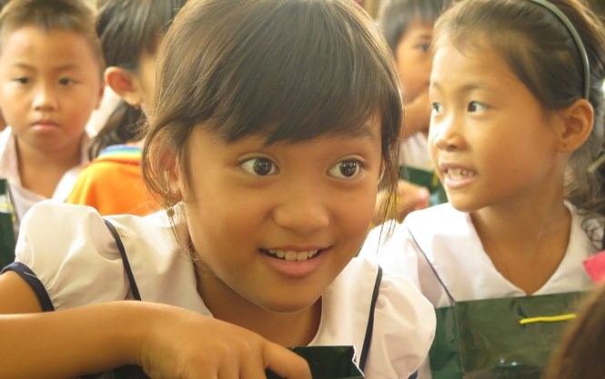 Nụ cười của học sinh trên đảo Lý Sơn - Ảnh: NGỌC HÀ