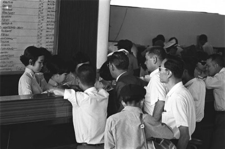 Quầy bán vé máy bay của hãng Air Vietnam ở thành phố Sài Gòn tháng 3/1968. Ảnh VT