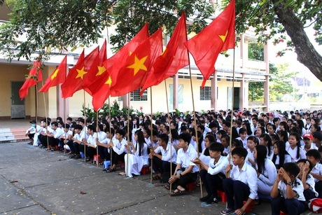 1.970 học sinh trường THCS- THPT Long Phú (Tam Bình)  bước vào năm học mới.