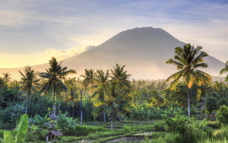 Indonesia - đất nước vạn đảo gây ấn tượng với nhiều cảnh quan thiên nhiên và nền văn hoá đa dạng.