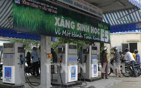 Trạm xăng trên đường Hoàng Quốc Việt, một trong những điểm bán xăng sinh học ở Hà Nội. Ảnh: Hoàng Lâm/TTXVN
