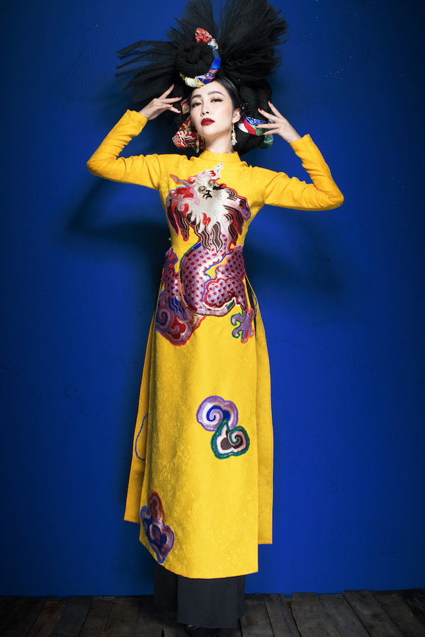  Nhiếp ảnh: Milor Tran, trang phục: Thủy Nguyễn.