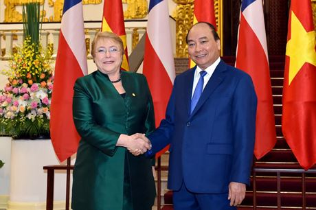 Tại buổi tiếp Tổng thống Chile, Thủ tướng Nguyễn Xuân Phúc nhiệt liệt hoan nghênh bà Michelle Bachelet thăm Việt Nam lần thứ 2 và dự Hội nghị cấp cao APEC.