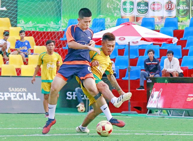 Trận đấu phải phân thắng bại bằng đá luân lưu 6m, sau khi hoà 1-1 trong hai hiệp chính, đội Thanh Hải (Long Hồ) thắng Mang Thít 1-0.