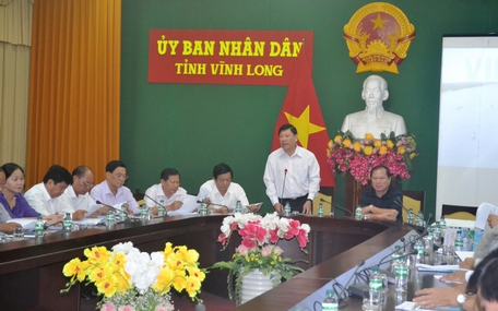 Đồng chí Trần Văn Rón, Ủy viên Trung ương Đảng, Bí thư Tỉnh ủy chỉ đạo tại hội nghị.