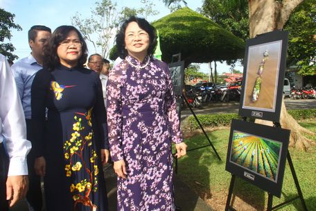 Phó Chủ tịch nước Đặng Thị Ngọc Thịnh về thăm Khu tưởng niệm cố Thủ tướng Võ Văn Kiệt nhân kỷ niệm ngày Nam Kỳ khởi nghĩa năm nay.