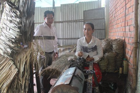 Được Nhà nước hỗ trợ cất nhà, chị Sơn Thị Ngọc Bích (xã Trung Hiệp- Vũng Liêm) an tâm làm ăn, nuôi con ăn học và đăng ký thoát cận nghèo trong năm nay.