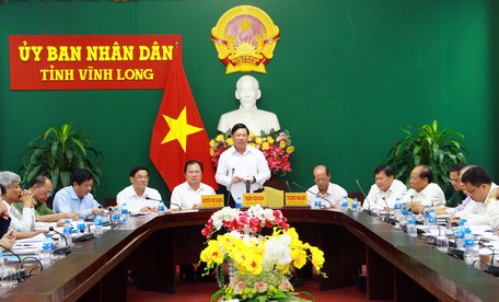 Ông Trần Văn Rón- Bí thư Tỉnh ủy, Trưởng BCĐ Hội nghị xúc tiến đầu tư Vĩnh Long năm 2018 phát biểu chỉ đạo.