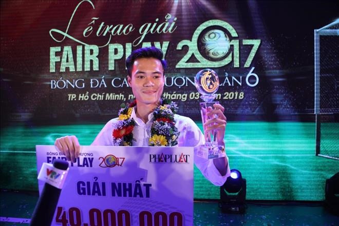 Văn Toàn được vinh danh tại buổi lễ trao giải Fair Play 2017