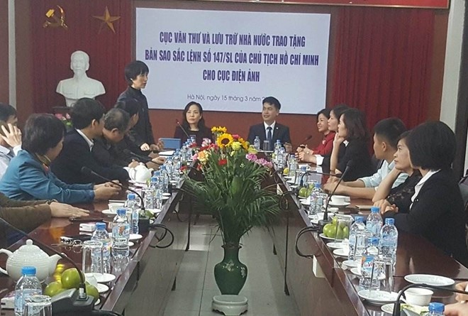 Lễ trao tặng Sắc lệnh 147 của Chủ tịch Hồ Chí Minh được tổ chức tại Hà Nội chiều ngày 15/3