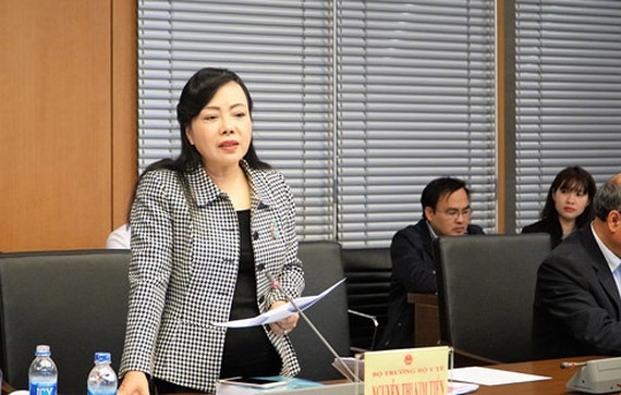 Bộ trưởng Bộ Y tế Nguyễn Thị Kim Tiến phát biểu tại phiên họp