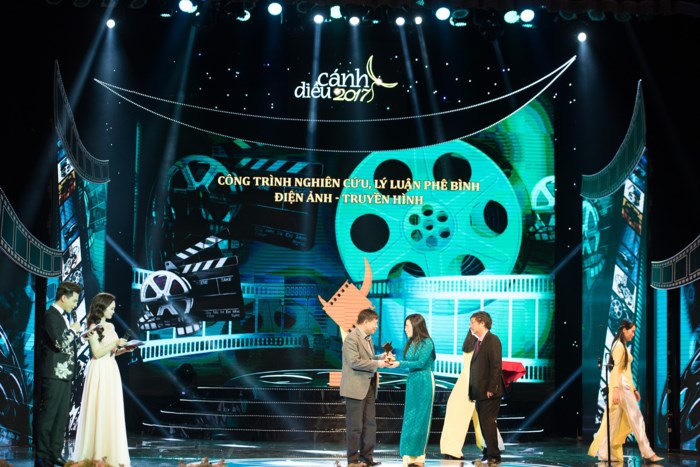 Là giải thưởng do Hội Điện ảnh Việt Nam tổ chức hàng năm, Cánh diều vàng tôn vinh những cá nhân, tập thể đã đóng góp tài năng, tâm huyết cho sự phát triển của điện ảnh nước nhà.