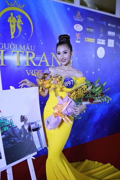 Chi Nguyễn tại cuộc thi Người mẫu thời trang Việt Nam 2018.