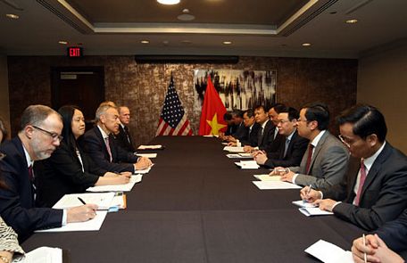 Phó Thủ tướng Vương Đình Huệ làm việc với Thứ trưởng thứ nhất Bộ Nông nghiệp Hoa Kỳ Stephen Censky (thứ ba từ trái). Ảnh: VGP/Thành Chung