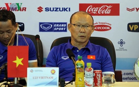 HLV Park Hang Seo yêu cầu các cầu thủ Olympic Việt Nam thi đấu nghiêm túc, hết mình ở giải Tứ hùng (Ảnh: Dương Thuật).