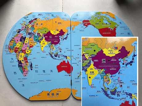 Bộ đồ chơi “Bản đồ cắm cờ các nước trên thế giới”.