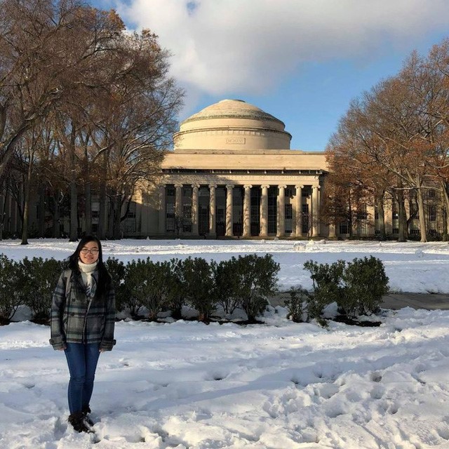 Cô gái “vàng” vật lý Việt Nam xuất sắc giành điểm GPA tuyệt đối ngay trong năm đầu tiên và hiện là Phó Chủ tịch Hội Sinh viên Việt Nam tại Học viện Công nghệ Massachusetts (MIT, Hoa Kỳ).