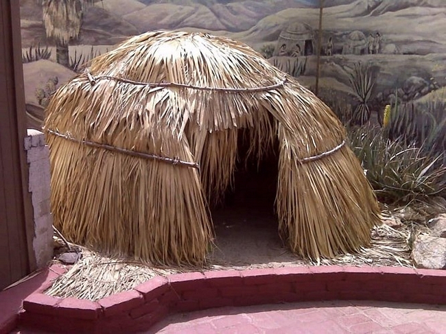 Bộ lạc Cahuilla định cư gần hồ Cahuilla, miền Nam California, Mỹ, từ hơn 3.000 năm nay.