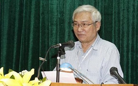  GS.TS Mạch Quang Thắng, Học viện Chính trị quốc gia Hồ Chí Minh trình bày tham luận tại hội thảo. (Ảnh: TTXVN)