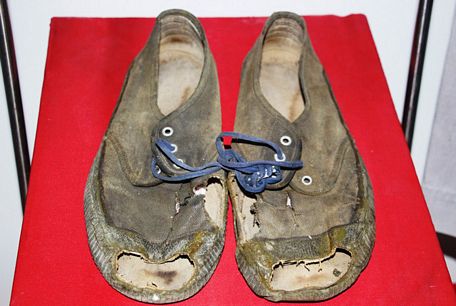 Đôi giày của Bác Tôn.