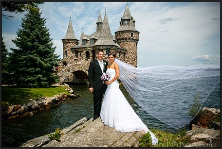 Ngày nay, lâu đài tình yêu Boldt trở thành điểm đến hấp dẫn của các cặp đôi tới chụp ảnh cưới, tổ chức hôn lễ