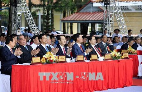 Chủ tịch nước Trần Đại Quang, các đồng chí lãnh đạo, nguyên lãnh đạo Đảng, Nhà nước dự Lễ kỷ niệm.