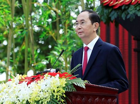 Chủ tịch nước Trần Đại Quang đọc diễn văn kỷ niệm 130 năm Ngày sinh Chủ tịch Tôn Đức Thắng. (Ảnh: Nhan Sáng/TTXVN)