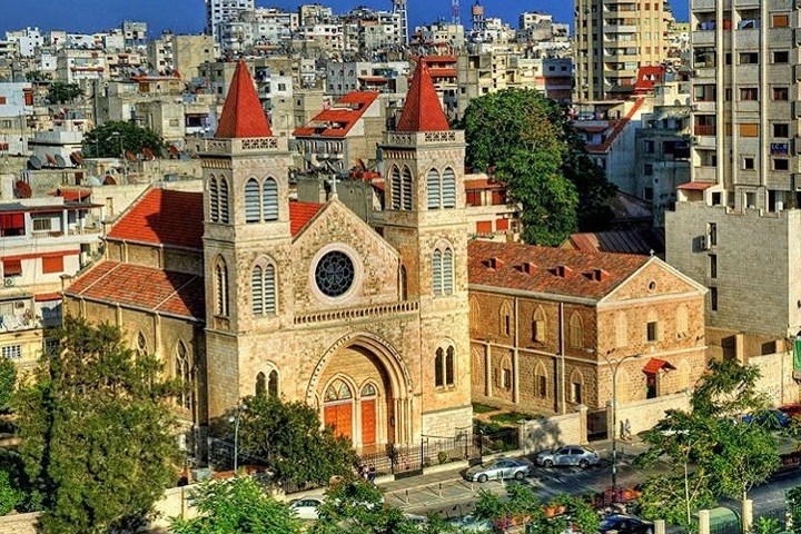 Hình ảnh một nhà thờ Kitô giáo tại Latakia. Trước nội chiến, Syria khá yên bình.