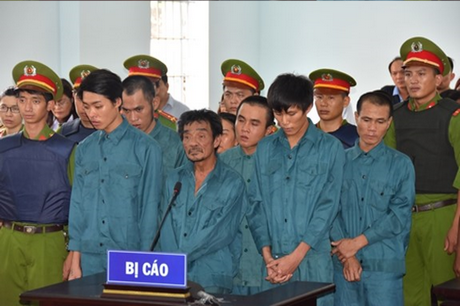 Các bị cáo gây ra vụ đốt phá tại Bình Thuận tháng 6/2018 phải nhận lãnh hình phạt của pháp luật. Ảnh minh họa