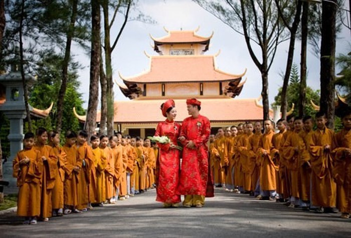 Cùng ngắm nhìn những hình ảnh đẹp của lễ Hằng Thuận, một đám cưới tại chùa đang được giới trẻ Việt yêu thích và lựa chọn nhiều trong thời gian qua.