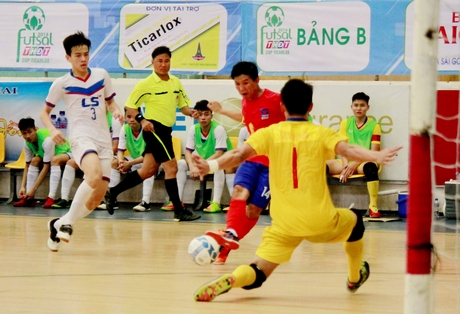 Pha ghi bàn của Khí Cà Mau- Trẻ Thái Sơn Nam 9-2.