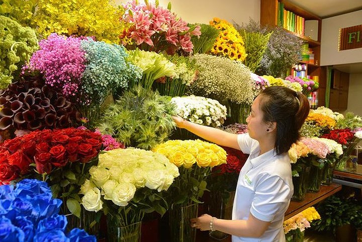 Thị trường hoa tươi tại TPHCM sôi động với nhiều loại hoa “độc”. (Ảnh: Dân trí)