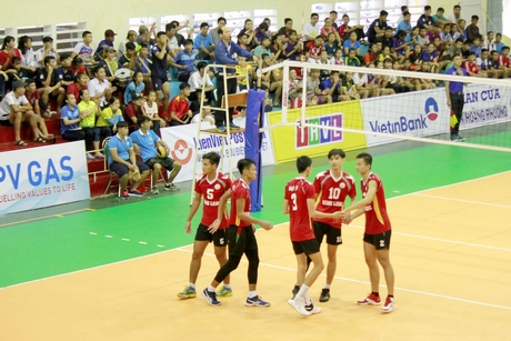 Niềm vui chiến thắng của đội XSKT Vĩnh Long trước Sanest Khánh Hòa.