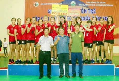 Đội VTV Bình Điền Long An giành chức vô địch của giải được thưởng nóng 100 triệu đồng.