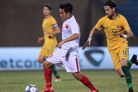 U19 Qatar và U19 Indonesia đã cống hiến trận đấu kịch tính. Cơ hội vào tứ kết của đội bóng xứ vạn đảo vẫn còn nếu giành số điểm tối đa ở lượt đấu cuối với đội đầu bảng UAE - đội bóng đã đánh bại Đài Bắc Trung Hoa 8-1 trước đó vài giờ.