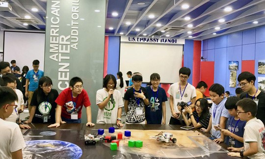 Đại sứ quán Mỹ tổ chức trại hè công nghệ cho học sinh Việt Nam - Ảnh: Đại sứ quán Mỹ