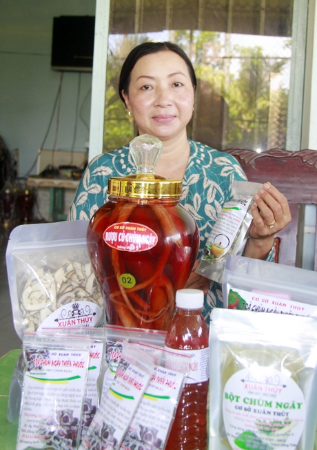Các sản phẩm từ cây chùm ngây của Cơ sở Xuân Thủy.